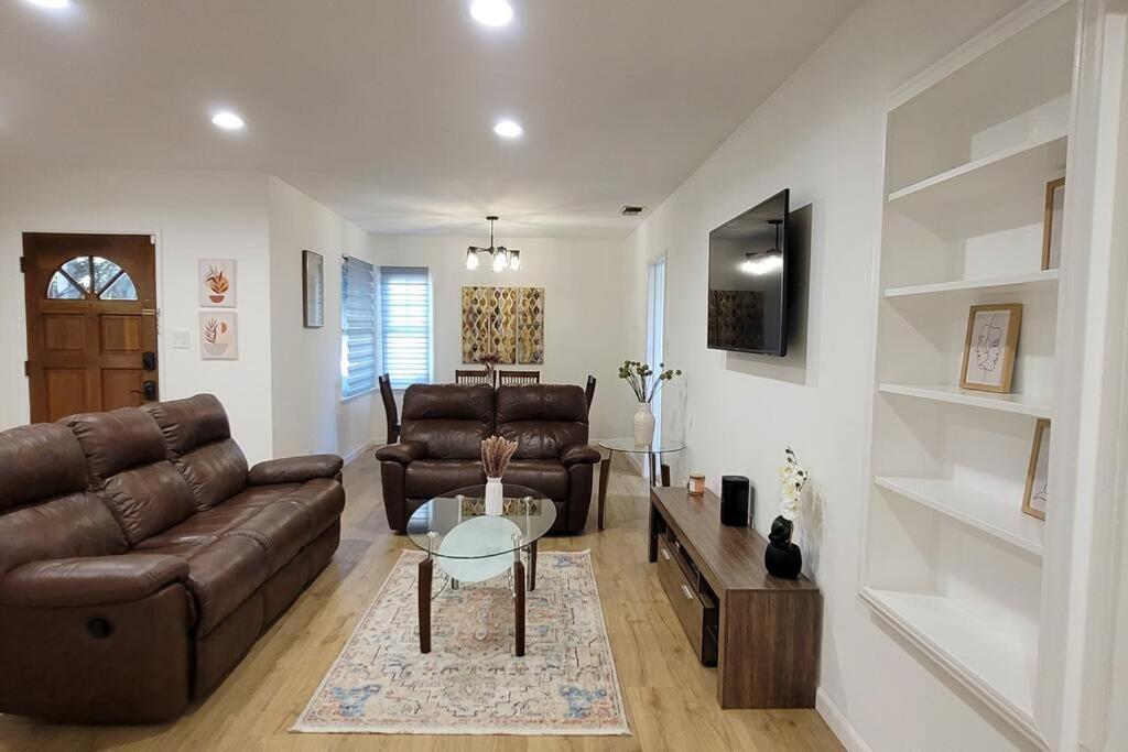 Newly Furnished Pool House Villa Лос Анджелис Екстериор снимка