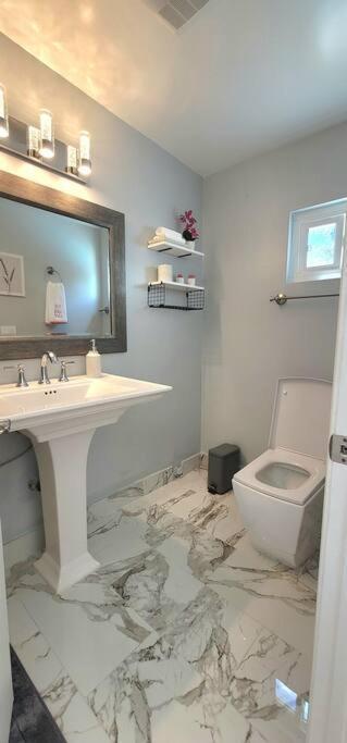 Newly Furnished Pool House Villa Лос Анджелис Екстериор снимка